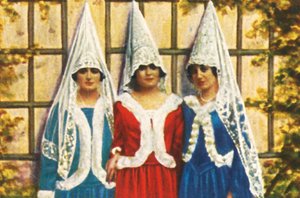 Femmes espagnoles en mantilles, vers 1928 - Unbekannt