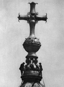 Couvreurs au sommet de la cathédrale Saint-Paul, Londres, 1926-1927