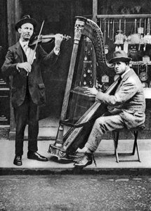 Musiciens de rue, Londres, 1926-1927 - Unbekannt