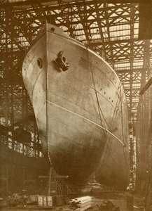 Le Cunard Aurania 14 000 tonnes sur les stocks à Newcastle-On-Tyne, vers 1930 - Unbekannt