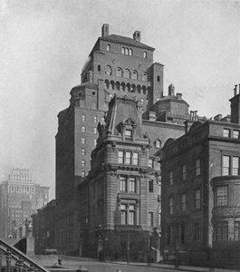 Le bâtiment des clubs de fraternité depuis Madison Avenue, New York, 1924