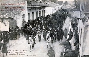 La Légion étrangère française défilant dans les rues de Sidi Bel Abbes, Algérie, 1906 - Unbekannt