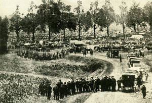 Les Allemands arrêtent des civils à Visé en Belgique, août 1914, vers 1920 - Unbekannt
