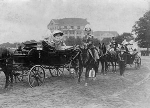 La grande revue militaire au champ de Tempelhof, Berlin, Allemagne, début du 20e siècle - Unbekannt