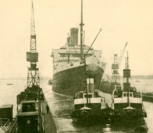Le Majestic entrant en cale sèche tiré par des remorqueurs, vers 1930 - Unbekannt