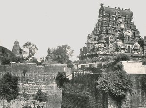 Le fossé et le fort, Tanjore, Inde, 1895 - Unbekannt