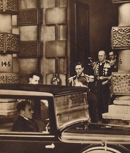 Le Nouveau Règne Commence, 1936-1937