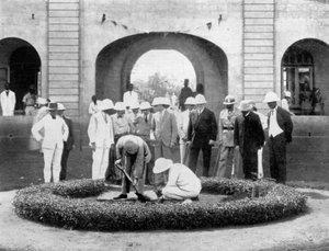 Le prince de Galles plantant un arbre au Kumasi Church College, Ghana, 1926 - Unbekannt