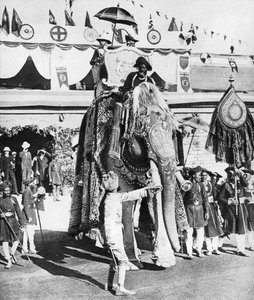 Le prince de Galles avec le maharajah de Gwalior lors de sa tournée en Inde, 1921 - Unbekannt