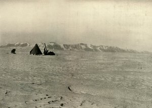 La chaîne de montagnes Queen Alexandra photographiée en descendant le glacier, vers 1908, 1909 - Unbekannt