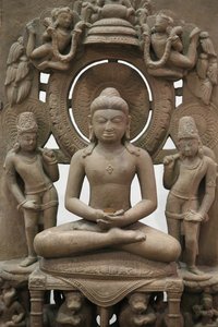 Musée Victoria et Albert. Le Jina Rishabhanatha. 800-900. Grès. Inde du Nord. Royaume-Uni - Unbekannt