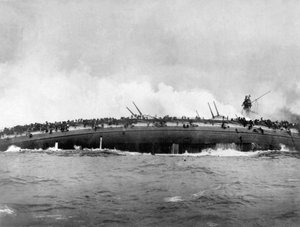 Le croiseur cuirassé allemand SMS Blücher coule après avoir reçu plusieurs coups des navires de guerre britanniques - Unbekannt