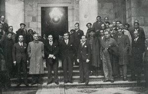 Le chef du gouvernement basque (ou lehendakari) José Antonio Aguirre et des membres du gouvernement, Barcelone. Fondation privée Jubert Figueras. - Unbekannt