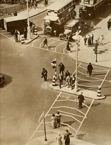 Trafic et piétons à Trafalgar Square, Londres, 1935 - Unbekannt
