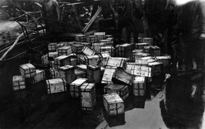 Transport de 14 000 000 £ de lingots sur le cuirassé britannique HMS Malaya - Unbekannt