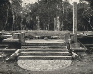 Treppe mit Darstellung von Erdgeistern, probablement accès à un arbre sacré, Anuradhap - Unbekannt