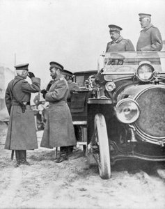 Le Tsar Nicolas II visitant le front russe, mai 1915