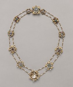 Douze médaillons montés en collier, vers 1400