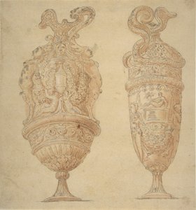 Deux urnes décorées de figures humaines, d