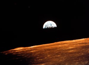 Vue de la Terre depuis Apollo 10 en orbite autour de la Lune, 1969