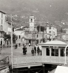 Vue de Moltrasio sur la rive du lac de Côme, Italie, 20ème siècle - Unbekannt
