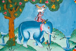Mur représentant la légende des quatre amis ; éléphant ; singe ; lapin et coq ; Kharbadi Gompa ; Phuentsholing ; Royaume du Bhoutan