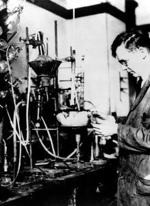 Wallace Hume Carothers, chimiste industriel américain, vers 1927-1937 - Unbekannt