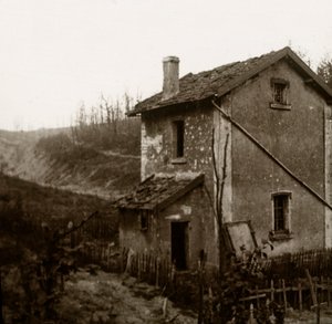 Croix en bois, tunnel de Tavannes, Verdun, nord de la France, vers 1914-1918 - Unbekannt