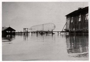Zeppelin LZ 6 en construction, Allemagne, 1909-1933