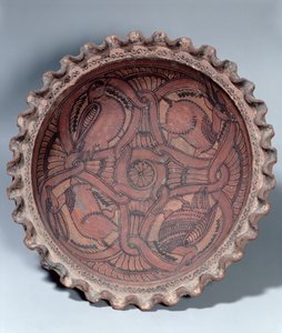 Coupe copte, terre cuite peinte avec bordures en guirlande, égyptienne, VIIe siècle après J.-C.