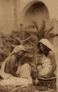 Filles du harem fumant un narguilé, d