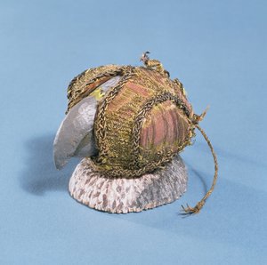Capuchon de faucon, de la collection Tradescant, fin 15ème-début 16ème siècle