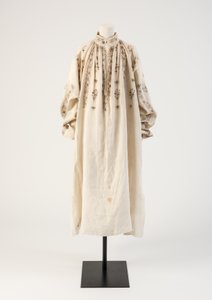 Chemise en lin brodée en blackwork pour homme, 1600s