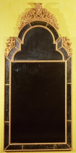 Miroir doré de la reine Anne