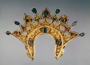 Diadème russe, or serti de perles et de pierres semi-précieuses, début XVIIe siècle
