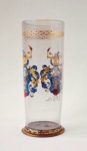 Stangenglas (gobelet allemand) décor héraldique émaillé, monture en vermeil, probablement sud-allemand, 1562