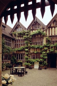 Vue de la Cour Intérieure, Château de Hever, Kent, fin du 15ème siècle