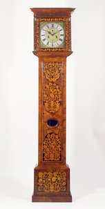 Horloge de parquet en marqueterie de noyer, par James Clowes (fl.1671-89)