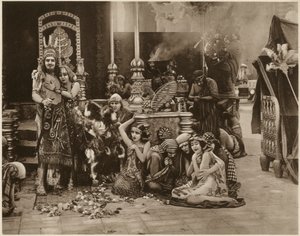 Alfred Paget, Seena Owen, scène de 