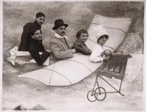 Art. Photographie. Personnes dans un avion. Photo dans une foire, Hongrie - Unbekannter Künstler