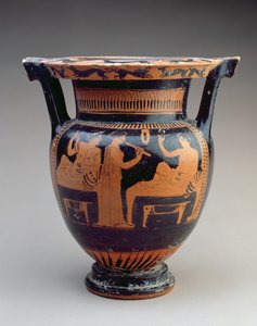 Krater à colonnes attique à figures rouges avec une scène de symposium d