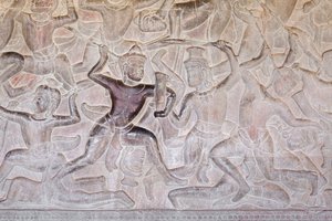 Bas-reliefs sur la galerie est d