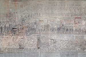 Bas-reliefs sur la galerie sud d