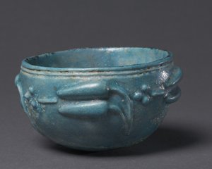 Bol avec décoration de bourgeon de lotus