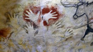 Peintures rupestres trouvées dans la grotte d