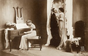 Couple courtisant et jeune fille jouant du pianoforte, Paris, c.1920 (carte postale) - Unbekannter Künstler