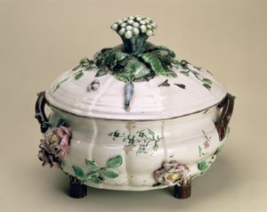 Soupière couverte, décorée d