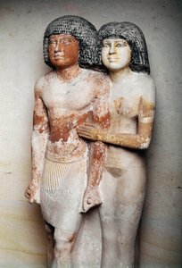 Antiquité égyptienne : groupe en calcaire sculpté de Raherka et Meresankh, chef des scribes et sa femme - 5ème dynastie, Ancien empire - Unbekannt