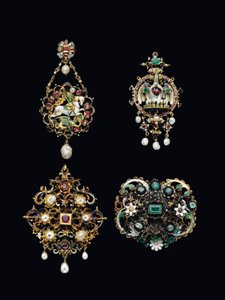 Quatre pendentifs, 17ème - 19ème siècle
