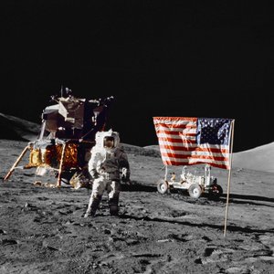 Harrison H Schmitt sur la surface lunaire lors de la mission Apollo 17 - Unbekannt
